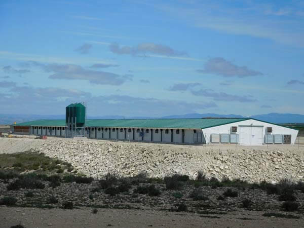 Poultry farm equipped with the latest technology is inaugurated in Zaragoza, Spain