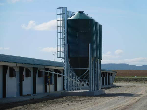 poultry farm silos