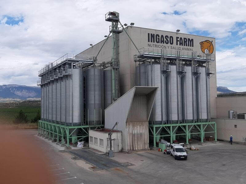 Silos para pienso y trigo en Álava, España