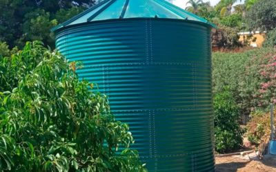 Depósito para água de irrigação com teto metálico em Málaga