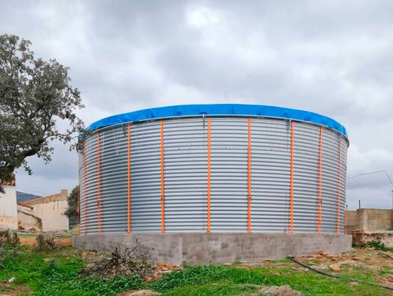 Depósito de agua para riego en Badajoz
