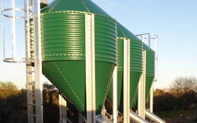Green Pre-Lacquered Farm Silos with Side Outlet: Optimizing Feed Storage Efficiency and Aesthetics