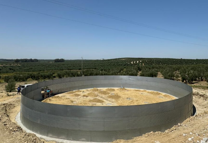 Depósito de agua para granja en Arahal, Sevilla